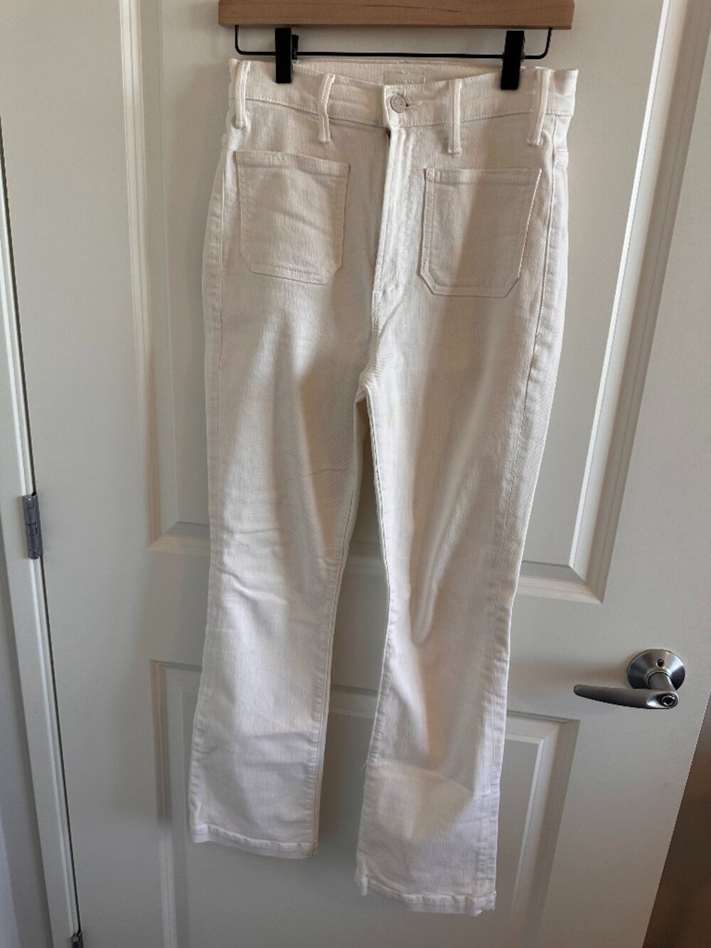 MOTHER White Jeans with front patch pockets